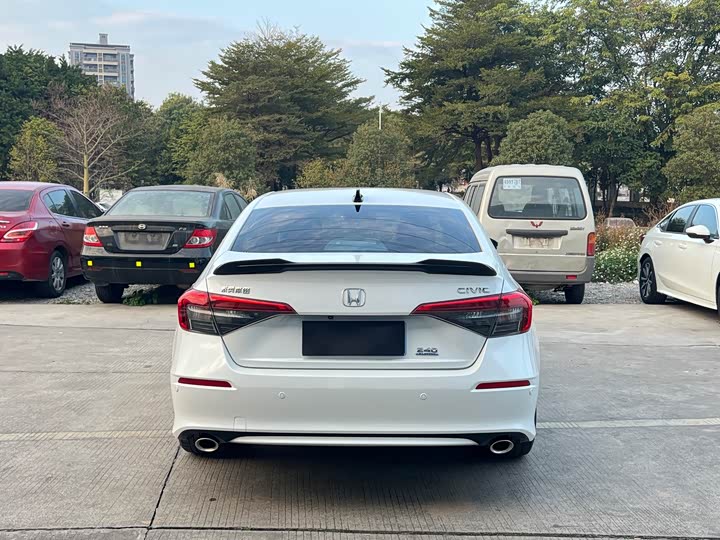 Фото 8 - Honda Civic