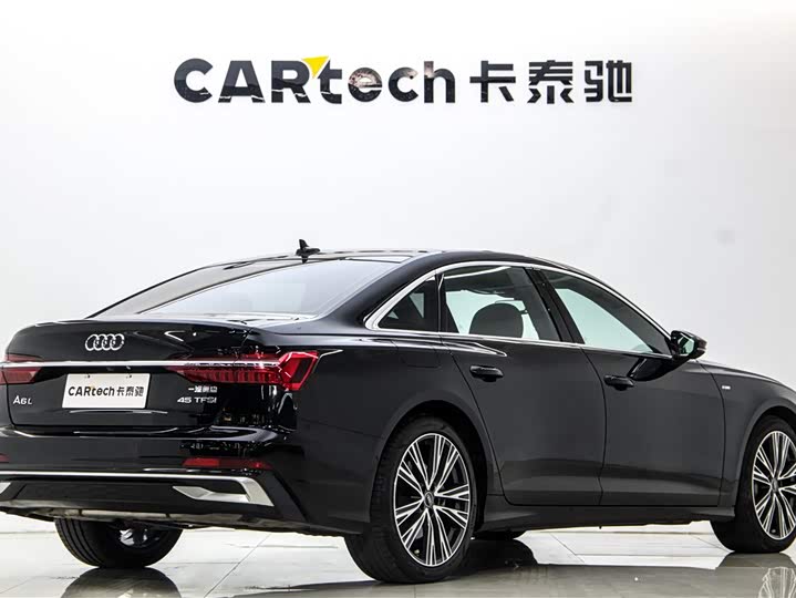 Фото 4 - Audi A6L