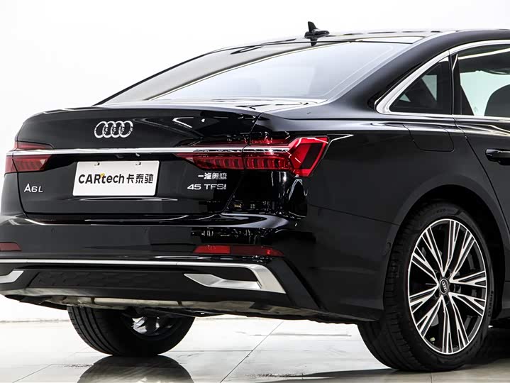 Фото 7 - Audi A6L