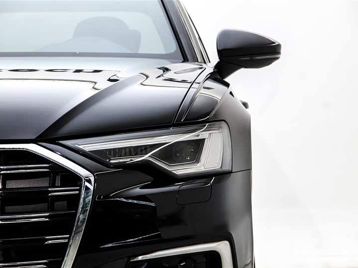 Фото 8 - Audi A6L