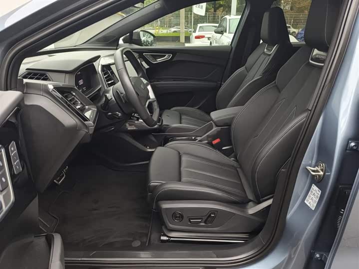 Фото 6 - Audi Q4 e-tron