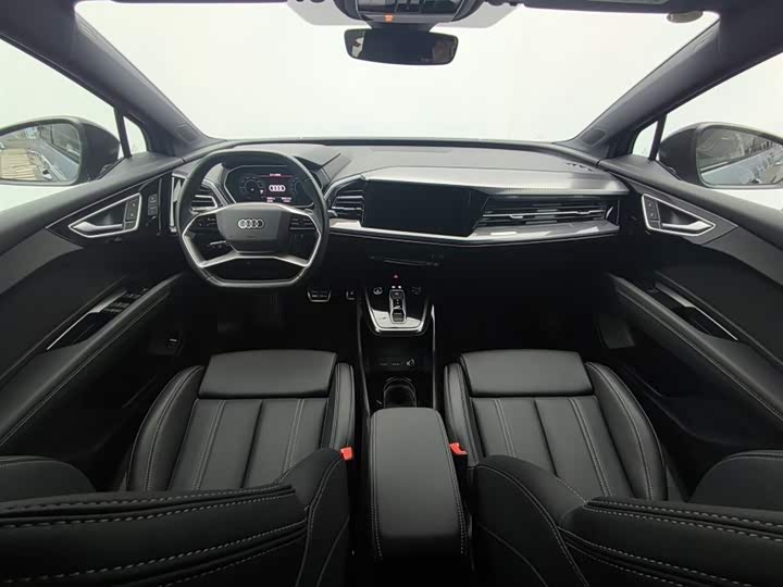 Фото 7 - Audi Q4 e-tron