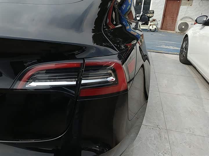 Фото 8 - Tesla Model 3