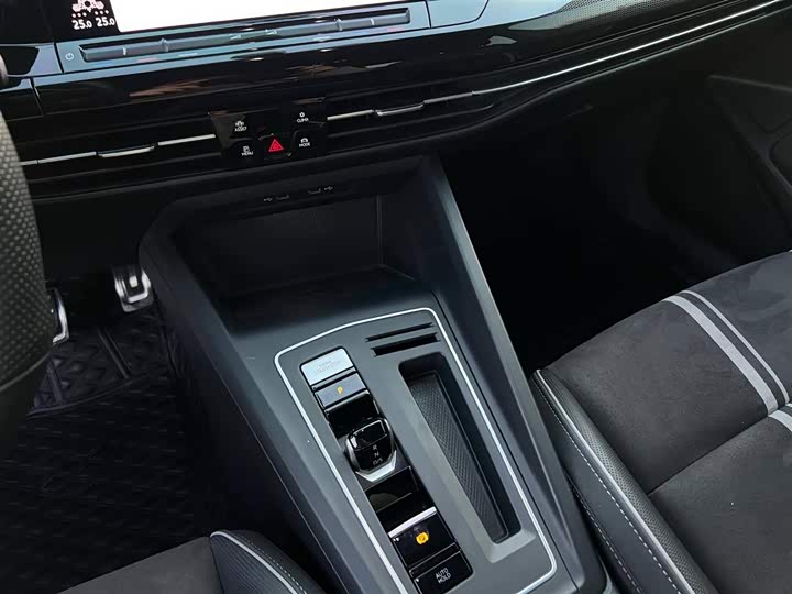 Фото 7 - Volkswagen Golf