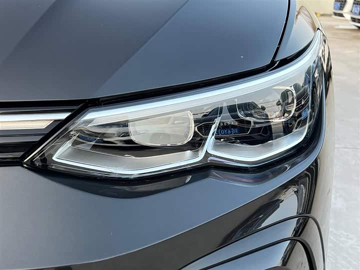 Фото 8 - Volkswagen Golf