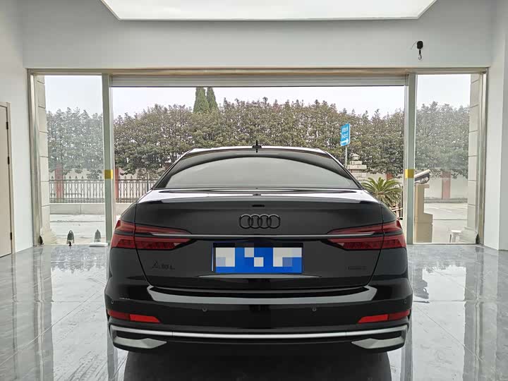 Фото 4 - Audi A6L