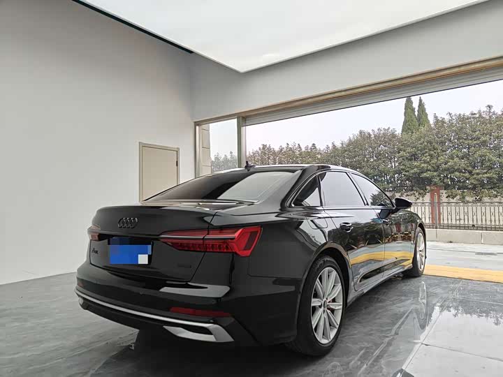 Фото 5 - Audi A6L