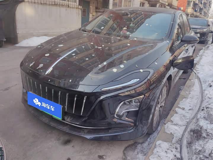Фото 1 - Hongqi E-QM5