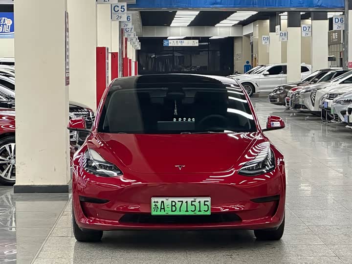 Фото 2 - Tesla Model 3