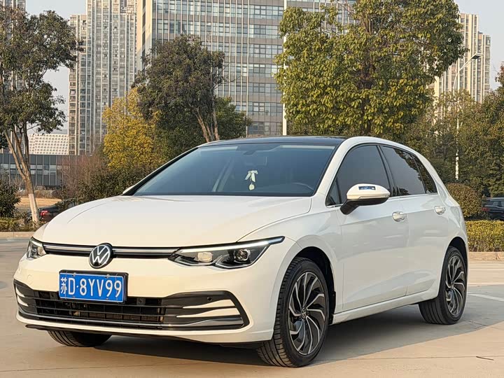 Фото 1 - Volkswagen Golf