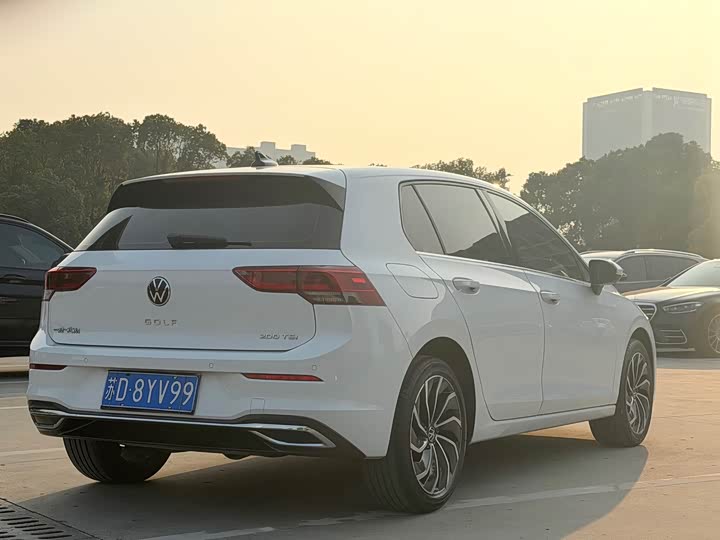 Фото 5 - Volkswagen Golf