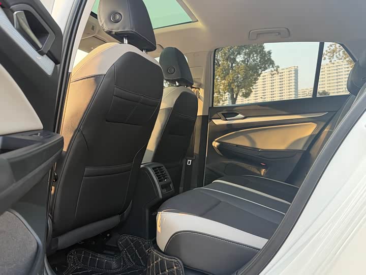 Фото 7 - Volkswagen Golf