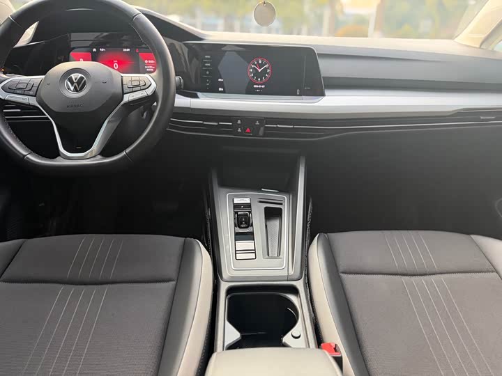 Фото 8 - Volkswagen Golf