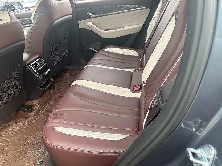 Фото 5 - Geely Monjaro