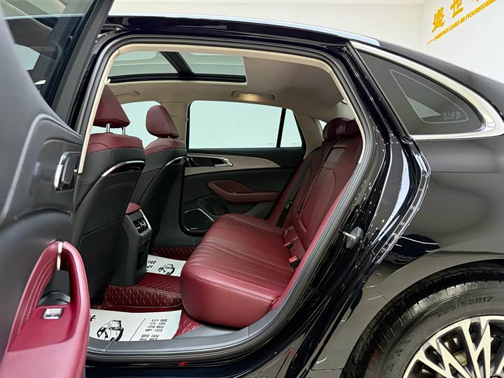 Фото 7 - Hongqi H5