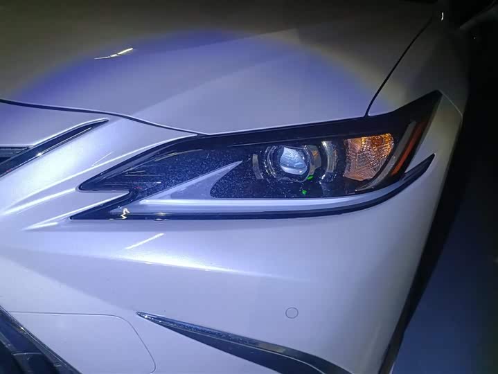 Фото 5 - Lexus ES