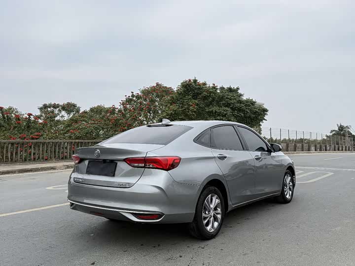 Фото 9 - Buick Verano