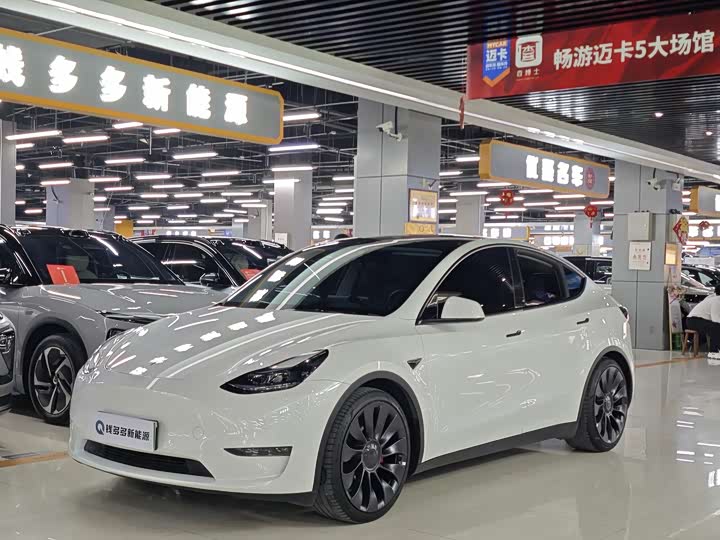 Фото 1 - Tesla Model Y