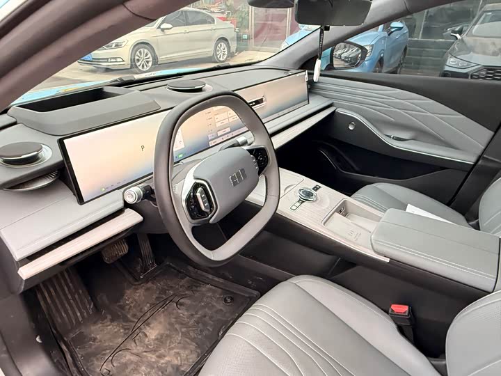 Фото 5 - Geely Galaxy E8