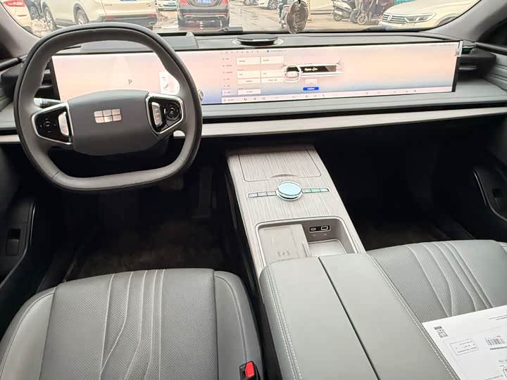 Фото 8 - Geely Galaxy E8