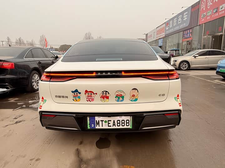 Фото 9 - Geely Galaxy E8