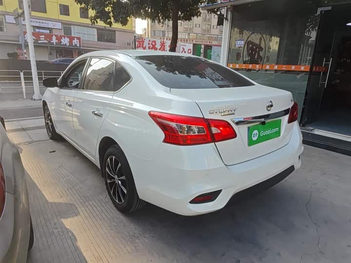 Фото 5 - Nissan Sylphy