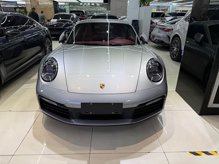 Фото 2 - Porsche 911