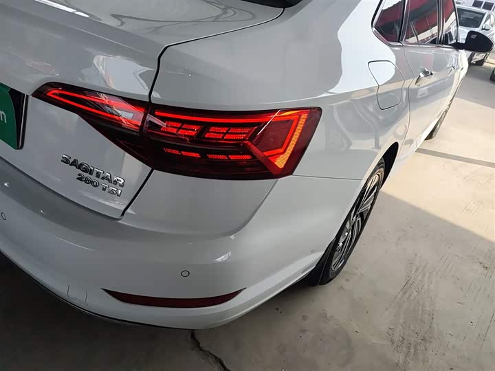 Фото 8 - Volkswagen Sagitar L