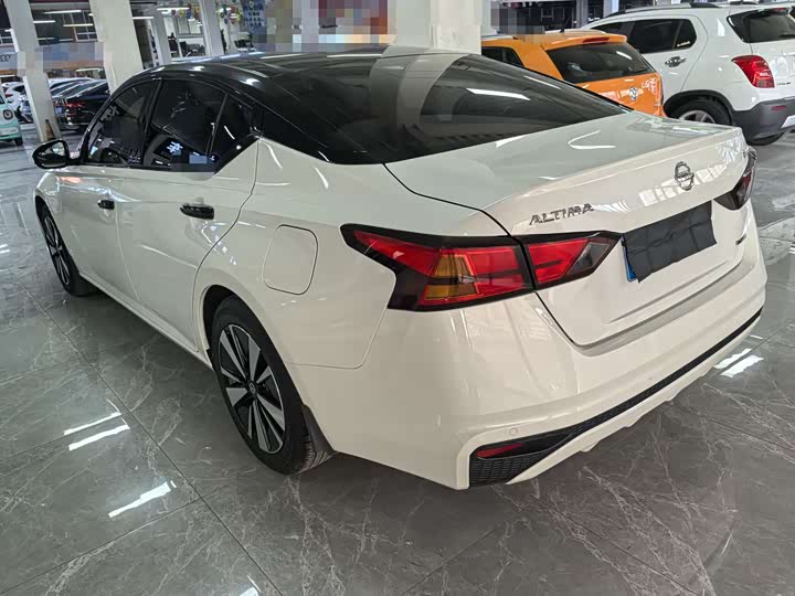 Фото 4 - Nissan Teana