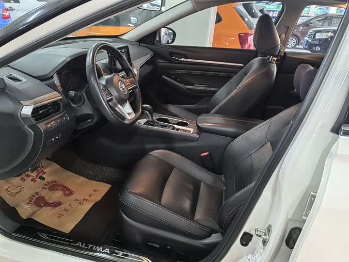 Фото 7 - Nissan Teana