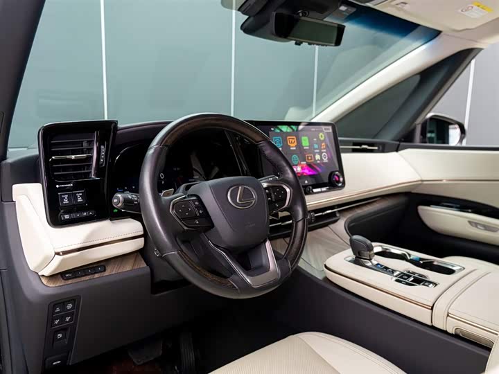 Фото 7 - Lexus LM