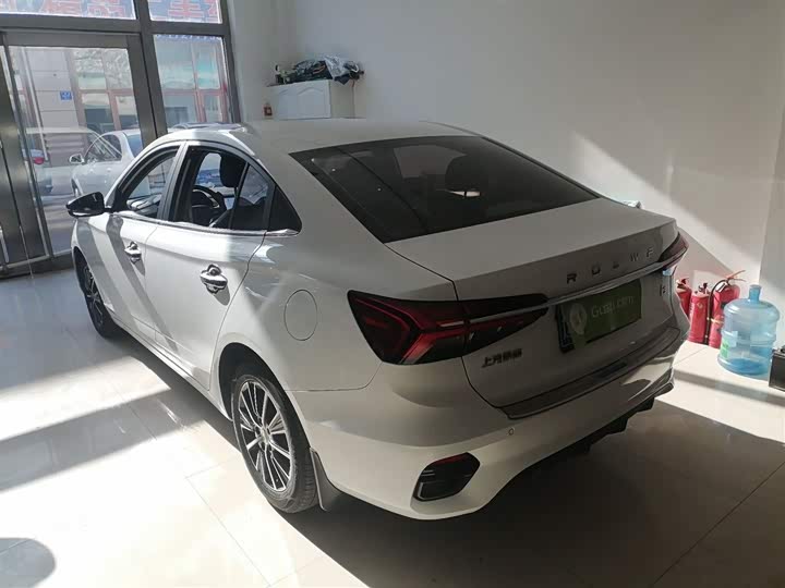 Фото 5 - Roewe i5