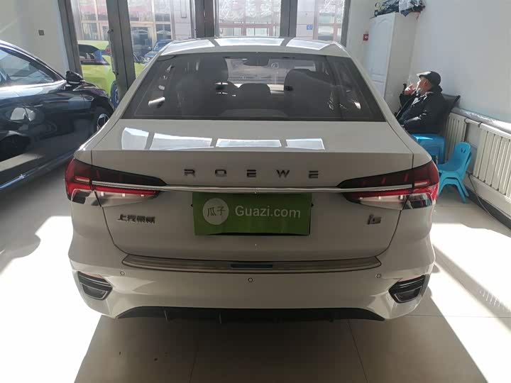 Фото 6 - Roewe i5