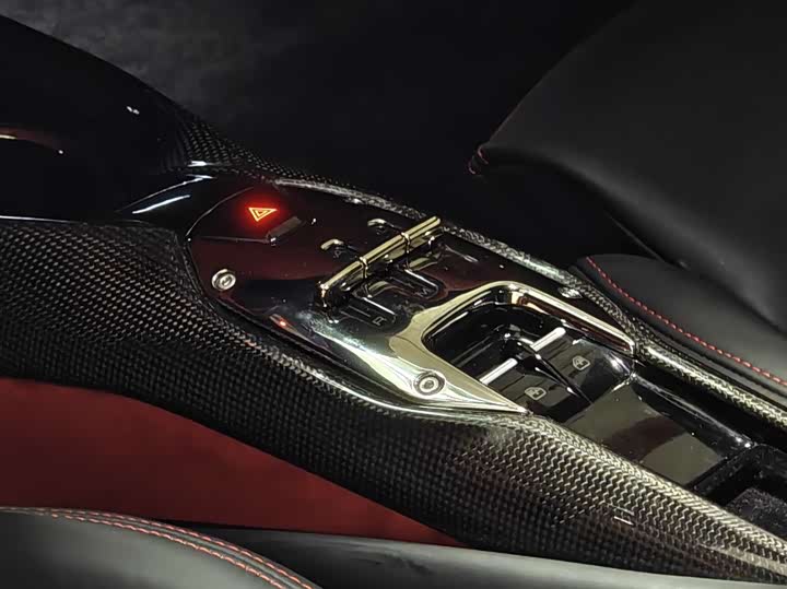 Фото 7 - Ferrari 296