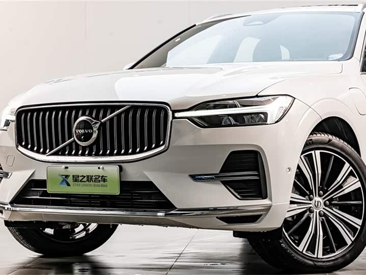 Фото 2 - Volvo XC60 Hybrid