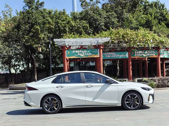 Фото 9 - GAC Trumpchi Empow R