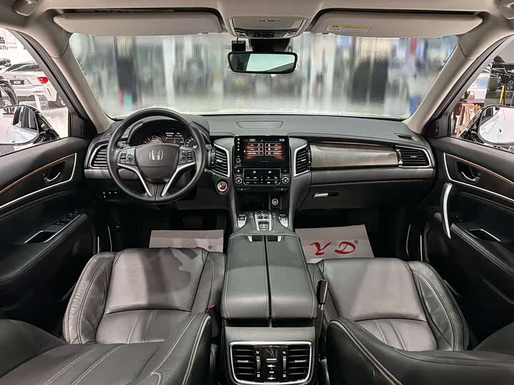 Фото 8 - Honda Avancier