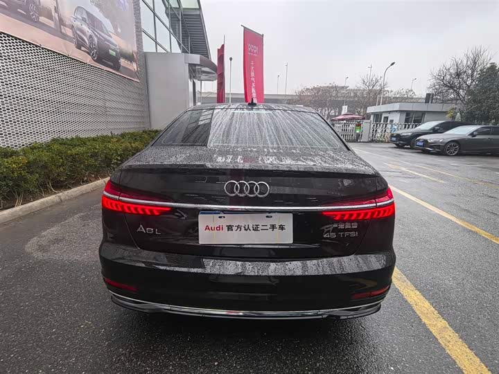 Фото 6 - Audi A6L