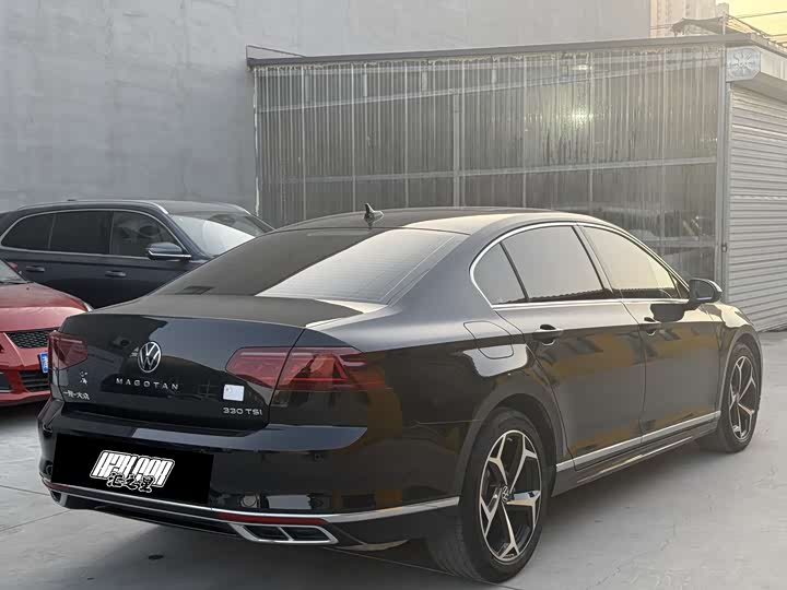 Фото 2 - Volkswagen Magotan