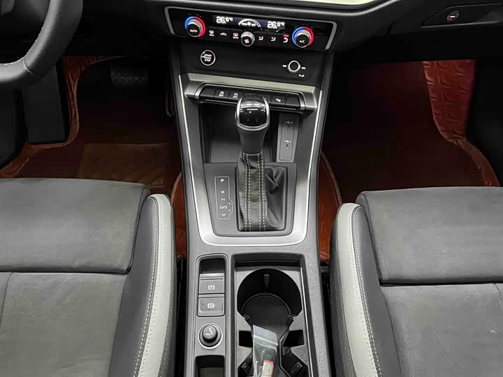 Фото 5 - Audi Q3