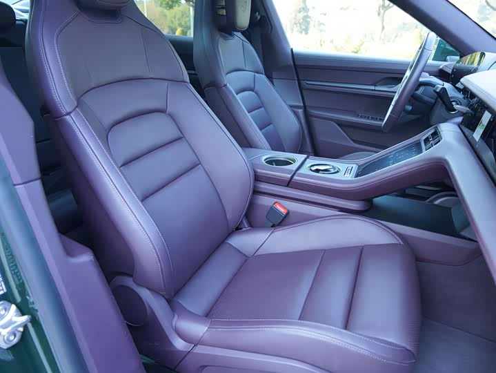 Фото 8 - Porsche Taycan