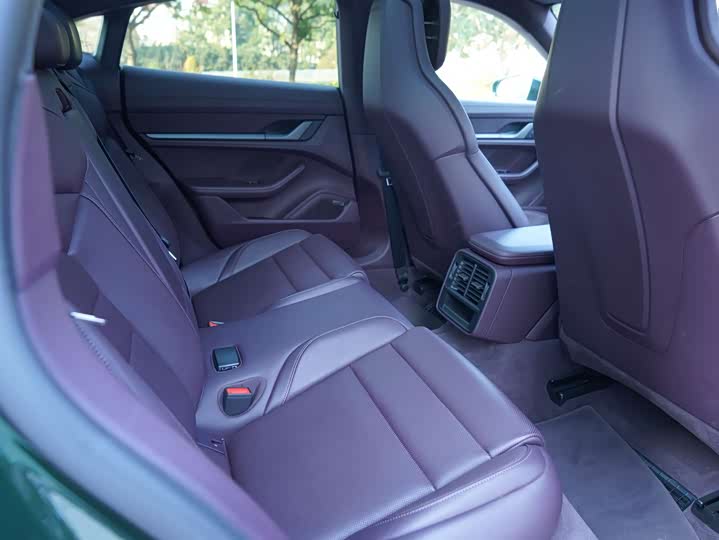 Фото 9 - Porsche Taycan