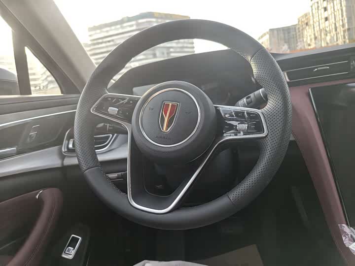 Фото 8 - Hongqi H5