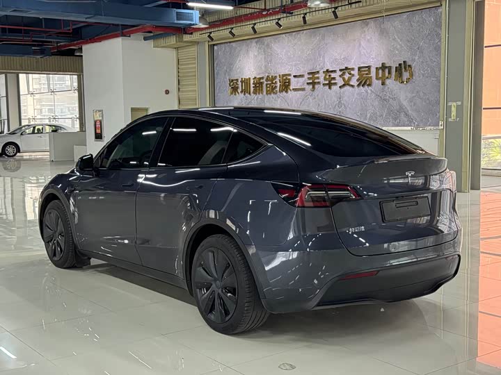 Фото 4 - Tesla Model Y