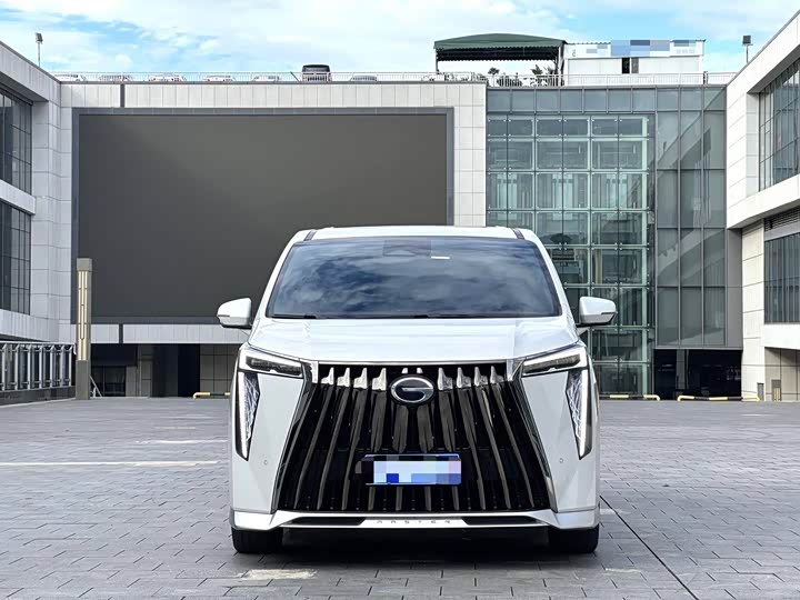 Фото 2 - GAC Trumpchi M8