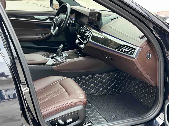 Фото 6 - BMW 5 Series