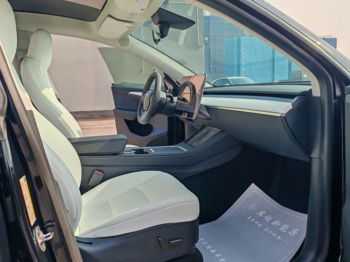 Фото 9 - Tesla Model Y