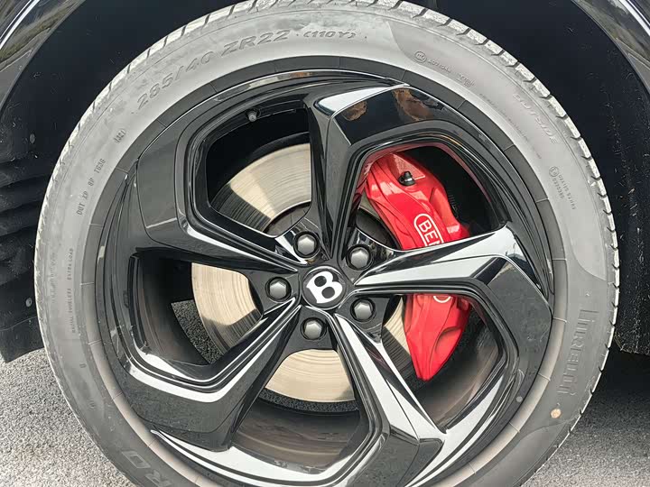 Фото 9 - Bentley Bentayga