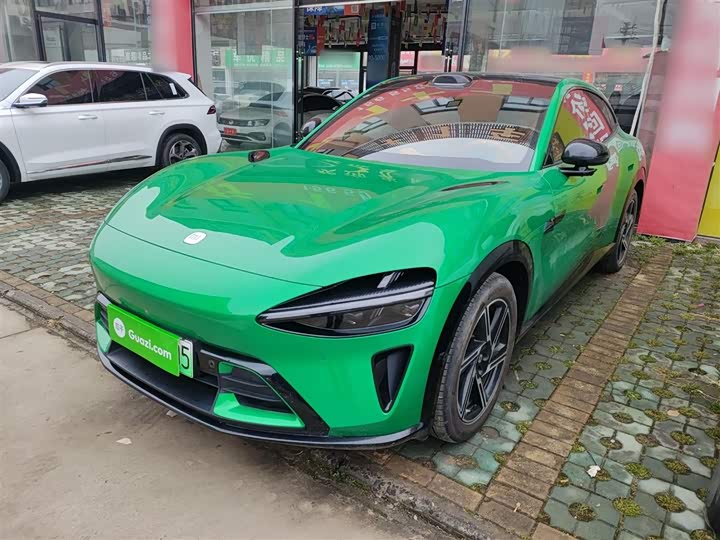 Фото 1 - Xiaomi YU7