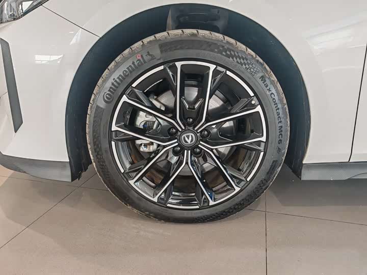 Фото 4 - Changan UNI-V Hybrid